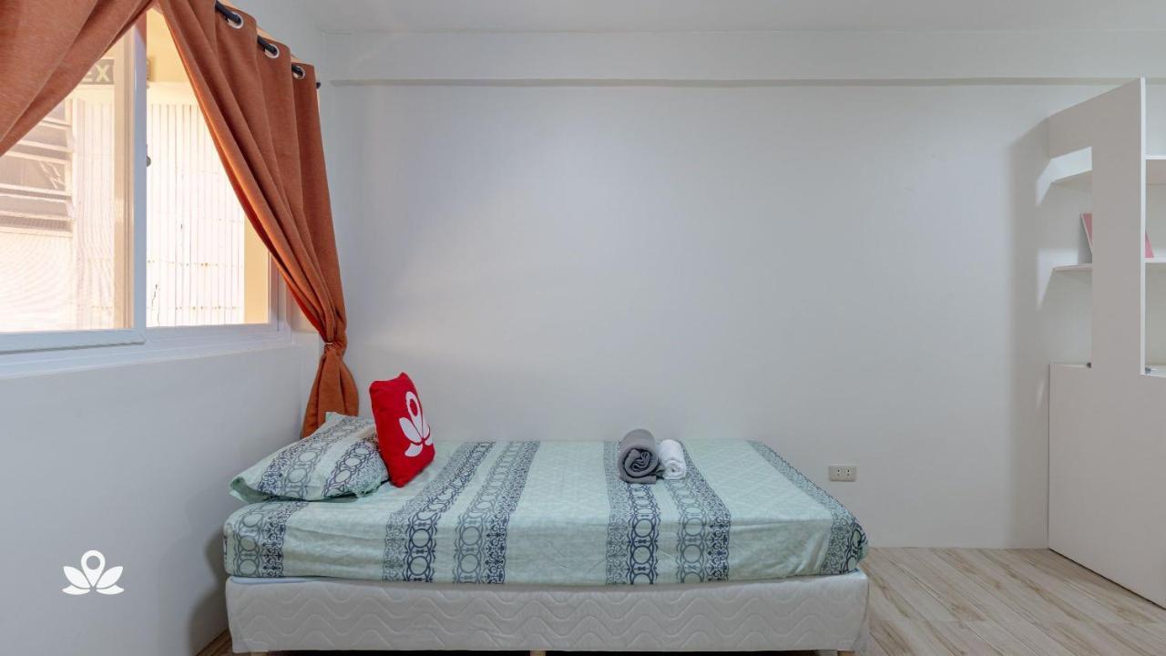 Happy Grey Hotel Виган Экстерьер фото