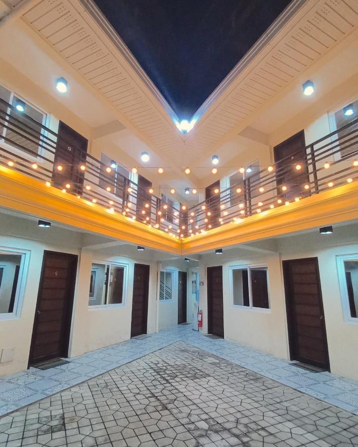 Happy Grey Hotel Виган Экстерьер фото